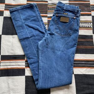 Y2K Wrangler Dark Wash Jeans. Size 30/38. 100% Cotton. Western Wear. Boho. Tall.